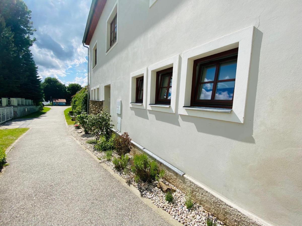 Apartmány V uličce Frymburk Exterior foto